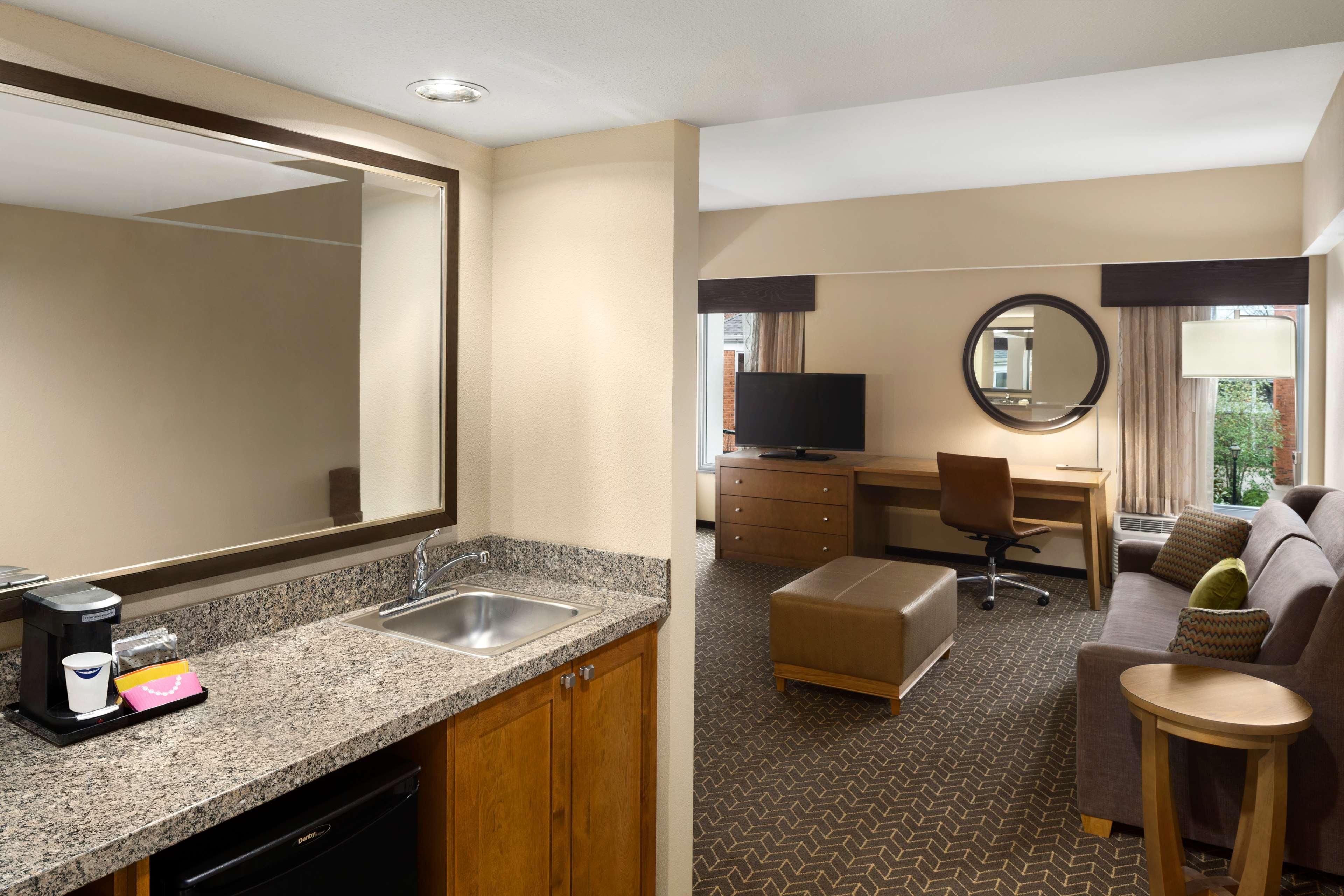 Hampton Inn And Suites Clayton/St. Louis-Galleria Area Extérieur photo