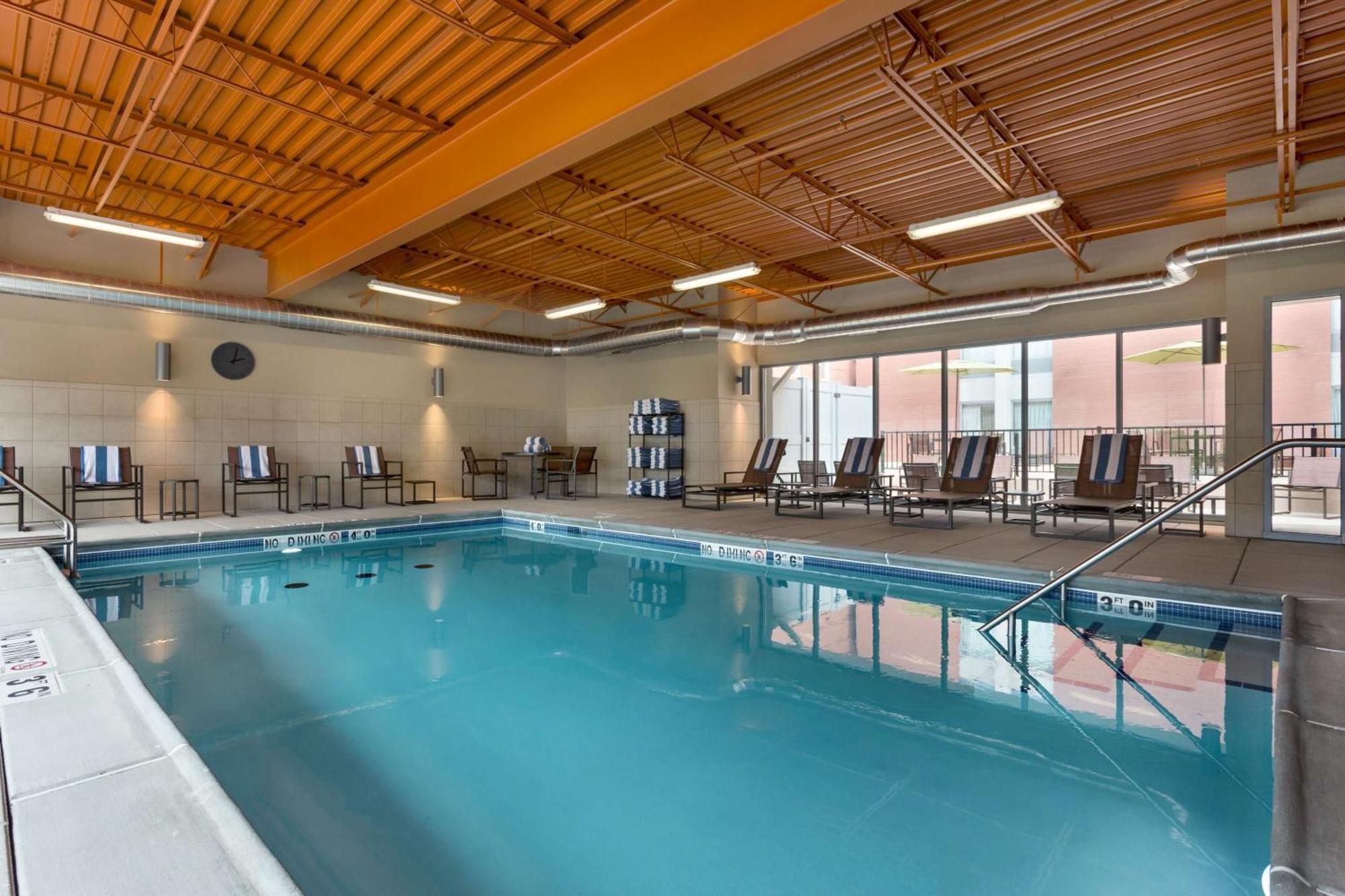 Hampton Inn And Suites Clayton/St. Louis-Galleria Area Extérieur photo
